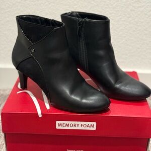 Gently used memory foam Impo booties